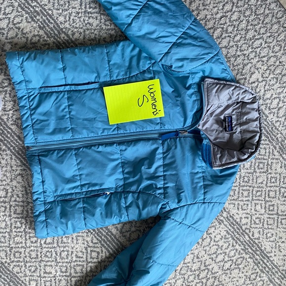 Light Blue Down Patagonia Jacket - size SMALL - Picture 2 of 2